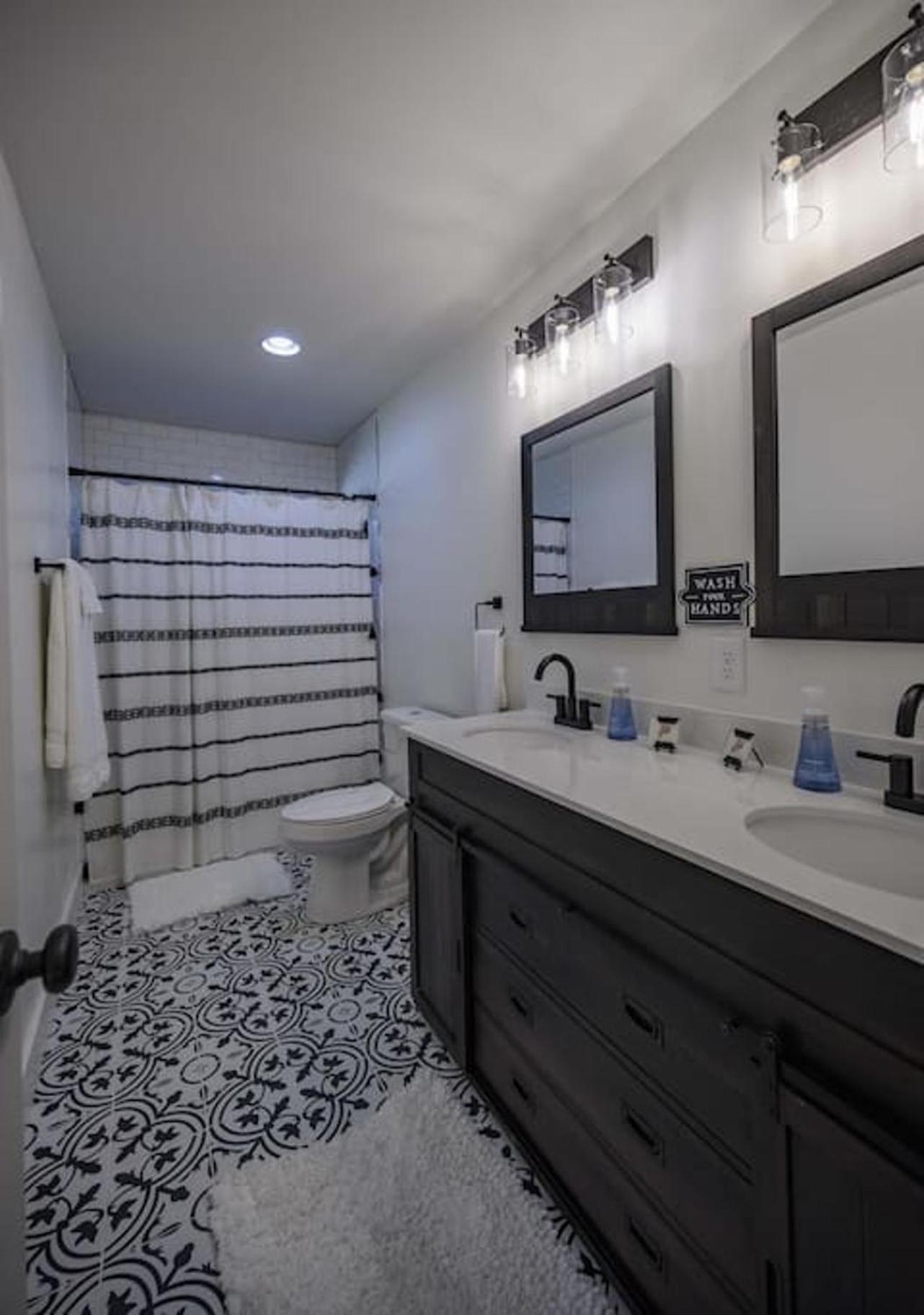 Gorgeous Renovated Home With Large & Private Lot Winchester Zewnętrze zdjęcie