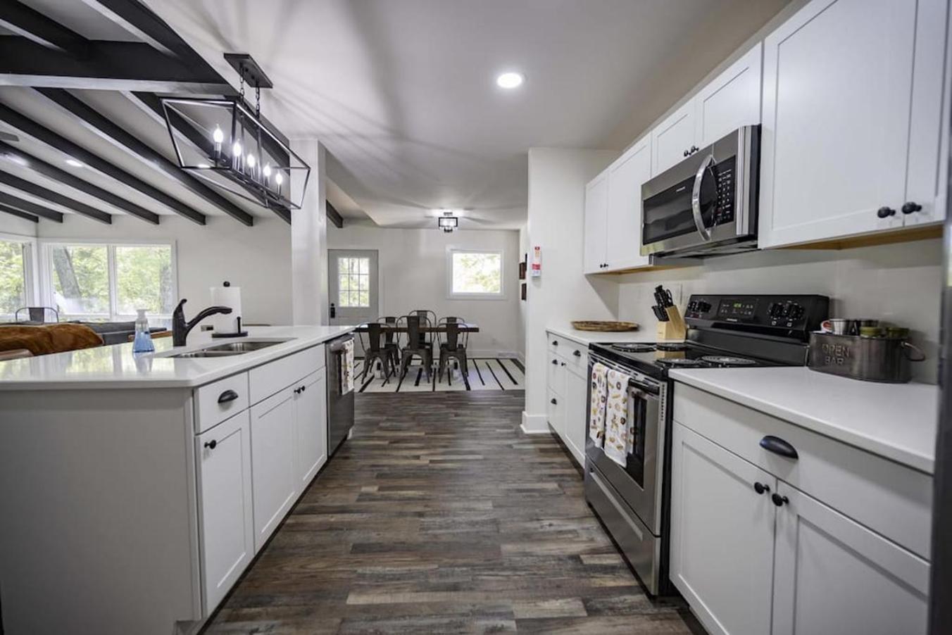 Gorgeous Renovated Home With Large & Private Lot Winchester Zewnętrze zdjęcie